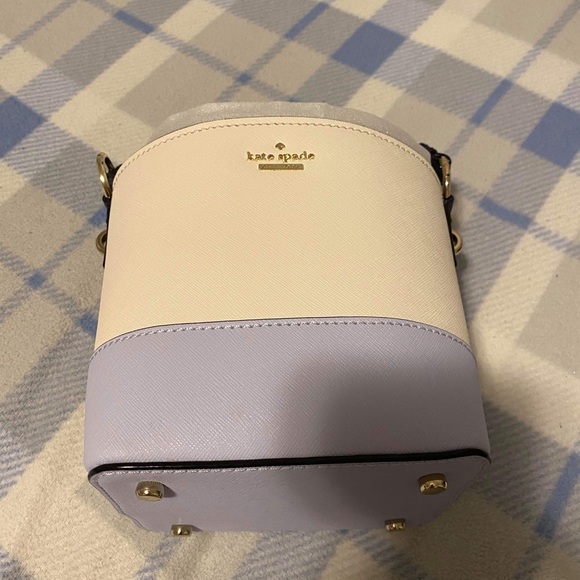 ❗️SOLD❗️Kate Spade Small Bucket Bag - Picture 3 of 6